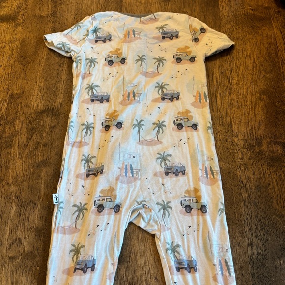 Bundle of Joy Company viscose/bamboo/spandex zippy and shortie size 6-12 months - Picture 10 of 11